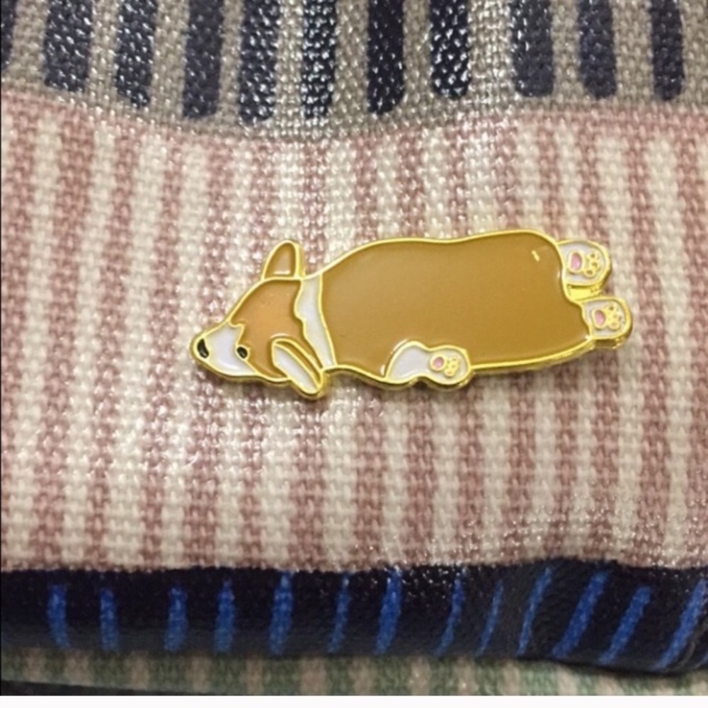 Corgi enamel pin